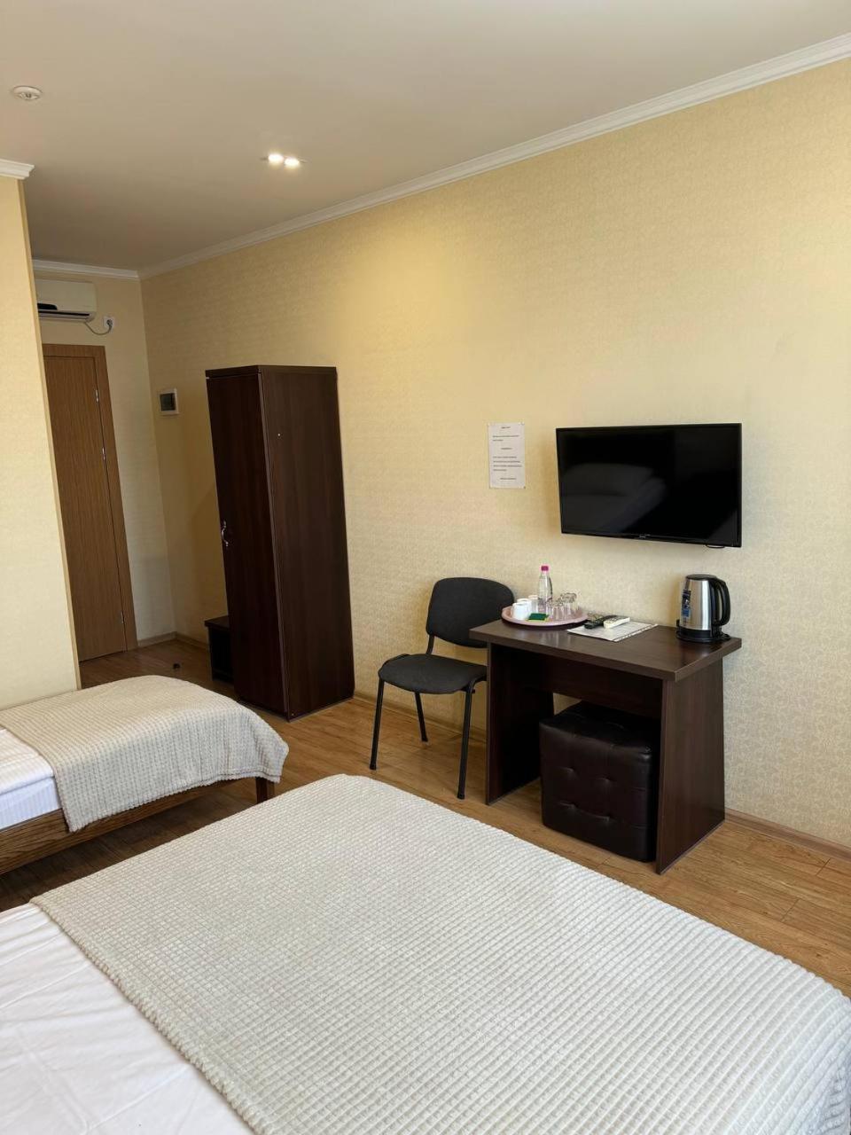 Passage Hotel Ternopil Buitenkant foto