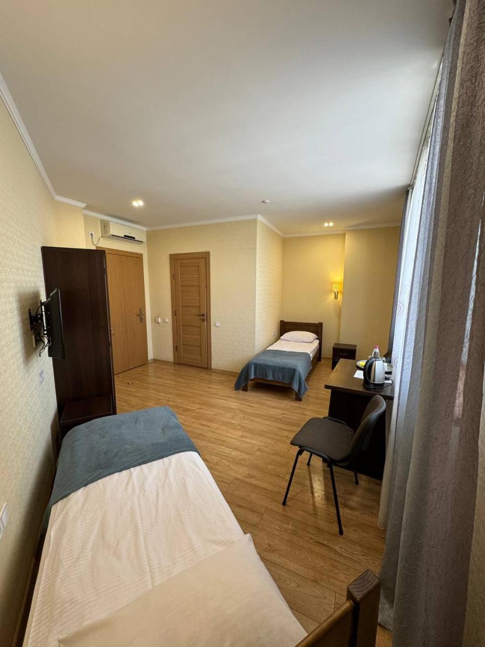 Passage Hotel Ternopil Buitenkant foto